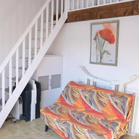 Charmante Maisonnette Dans Avec Piscine. Prázdninový dům