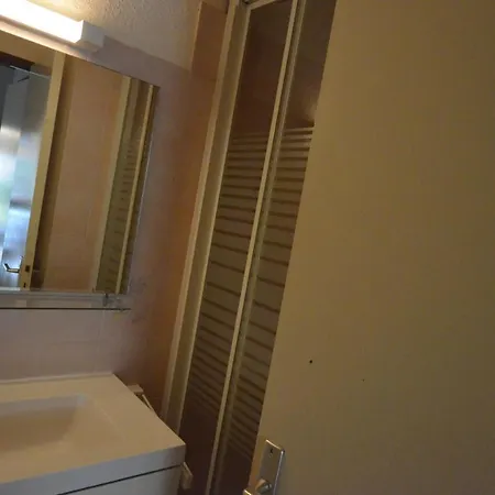 Prázdninový dům Charmante Maisonnette Dans Avec Piscine. *